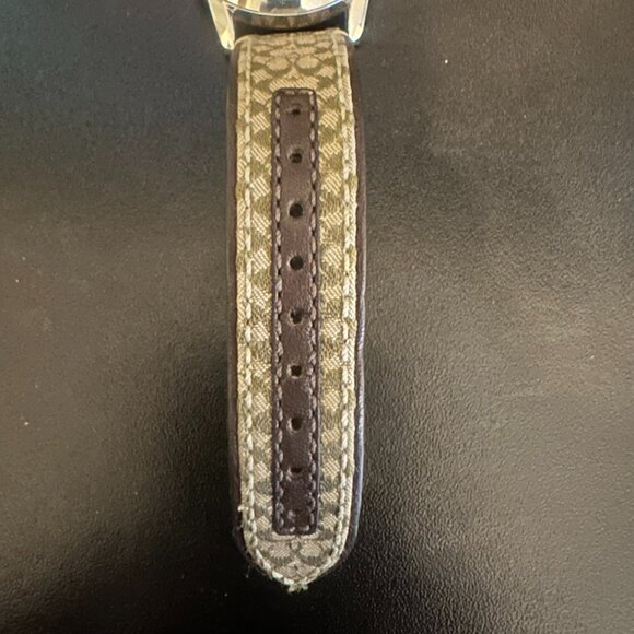 Coach Signature Brown & Khaki Women’s Watch - Need New Battery - Picture 4 of 10